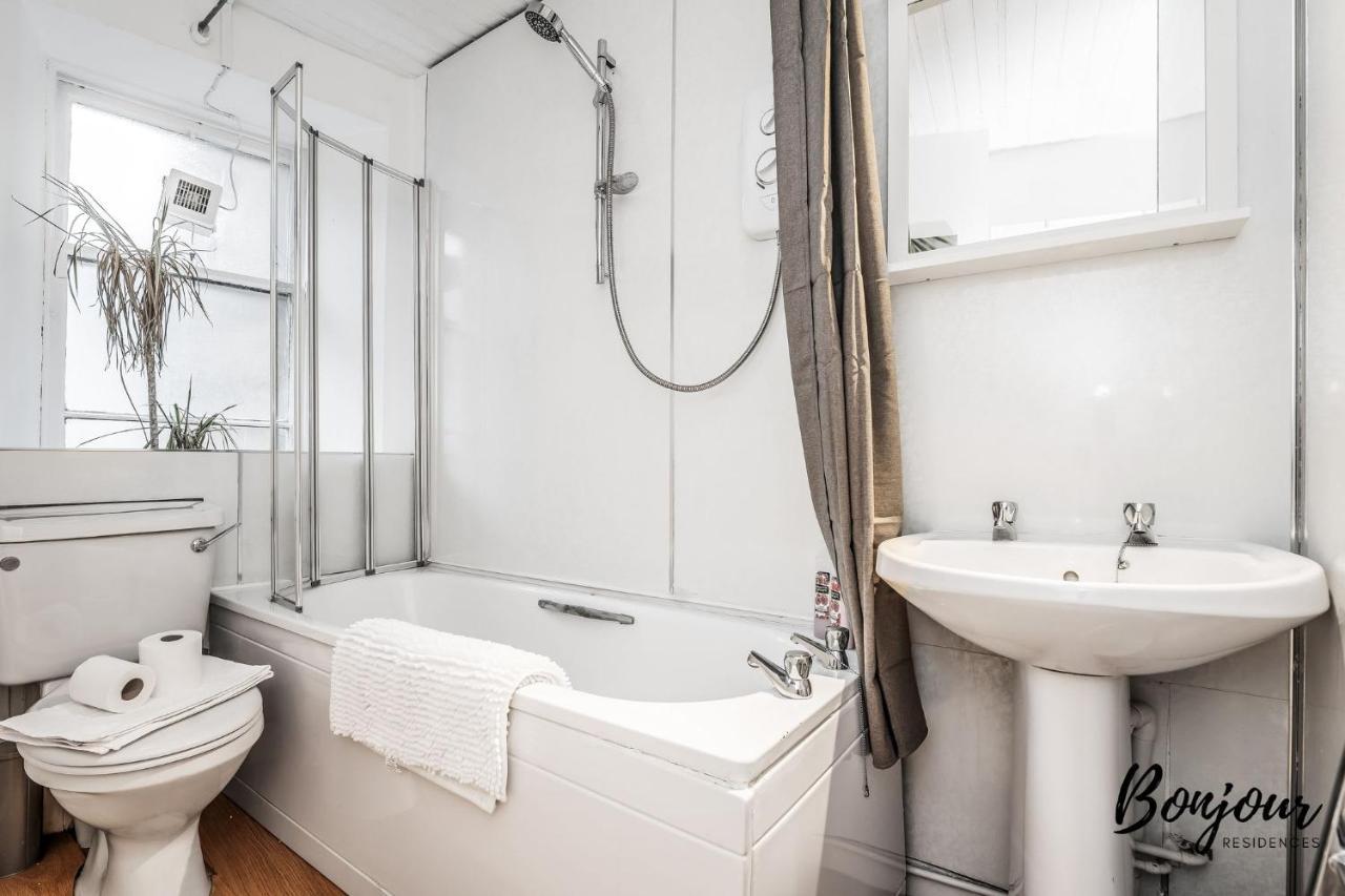 Cosy Grassmarket 2Br-1Ba - Newly Decorated! By Bonjour Residences Edinburgh Exterior photo